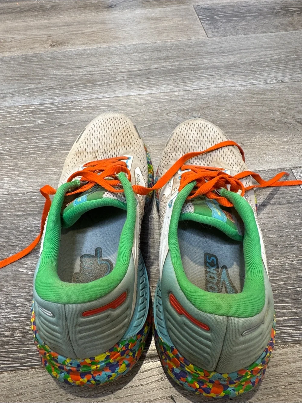 Brooks Adrenaline GTS 22 sneakers